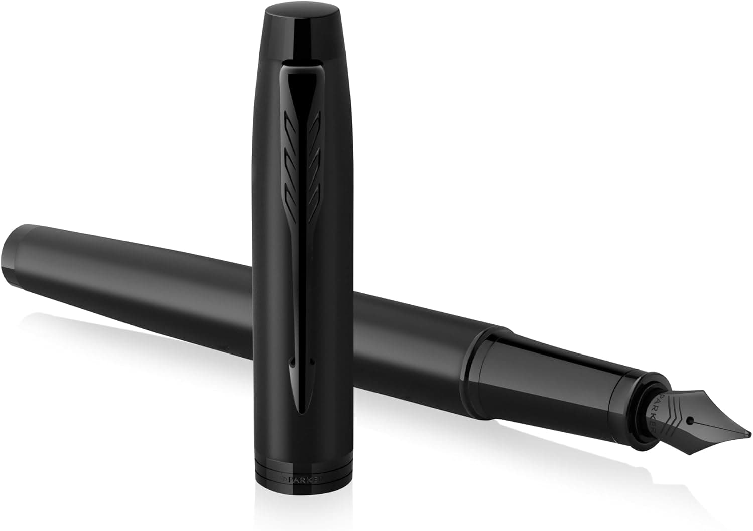 Parker IM stylo plume | Noir mat avec attributs noirs | Pointe fine avec cartouche d’encre bleue | Coffret cadeau