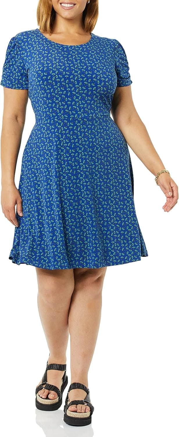 Amazon Essentials Robe trapèze froncée à Manches Courtes et col Rond (Disponible en Grande Taille) Femme
